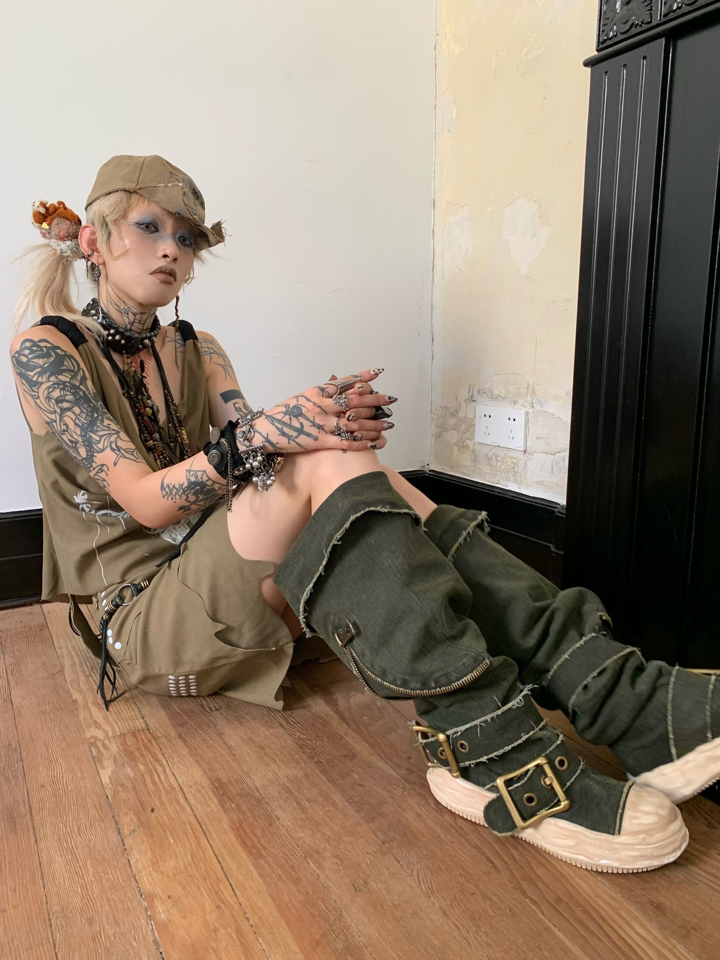 "breaktherules"multi-wear broken canvas leather boots