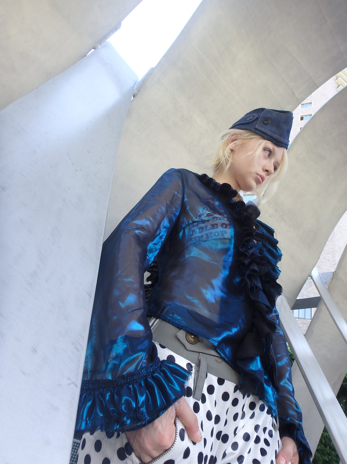 “Flowing Form 1” metallic-colored broken polarized blue mesh cardigan sun protection jacket