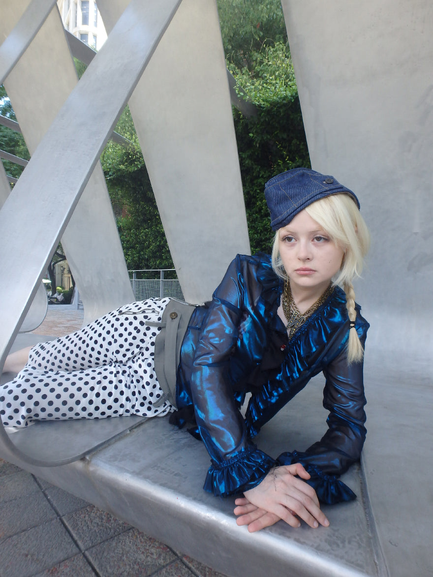 “Flowing Form 1” metallic-colored broken polarized blue mesh cardigan sun protection jacket