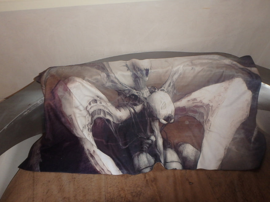 "Dismembered Demon" alien series printed cotton bath towel