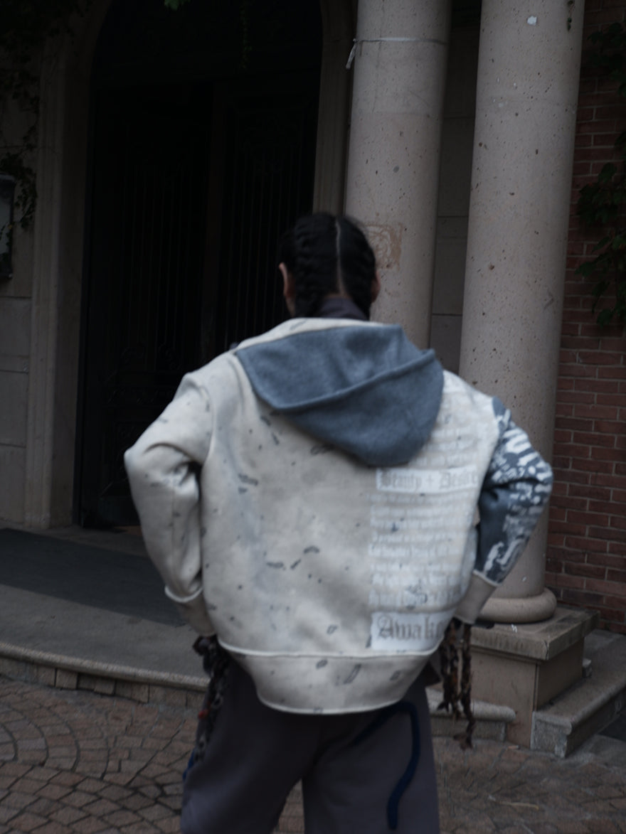 "WHITE KNIGHT" artist laylah collab fleece hoodie