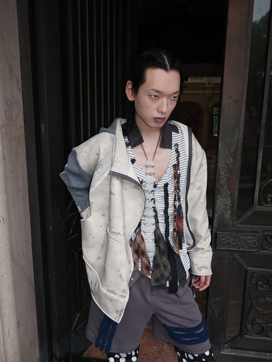 "WHITE KNIGHT" artist laylah collab fleece hoodie