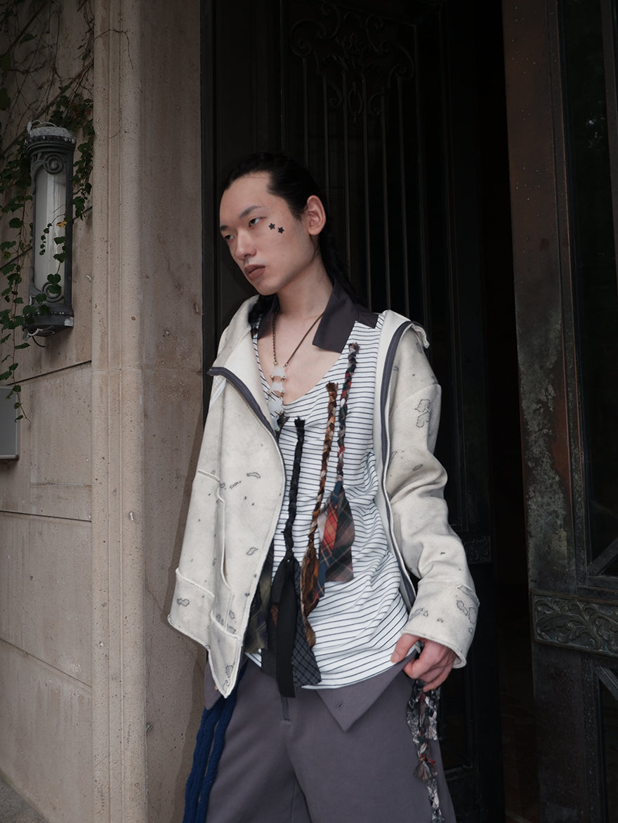 "WHITE KNIGHT" artist laylah collab fleece hoodie