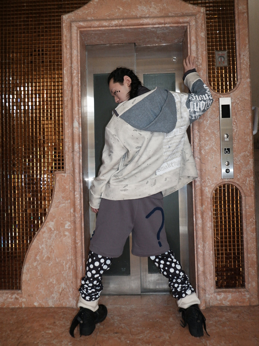 "WHITE KNIGHT" artist laylah collab fleece hoodie